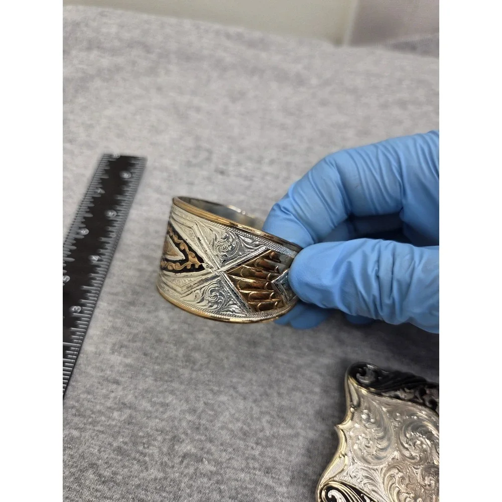 Lot 2 Womens Vintage Montana Silversmiths Belt Buckle and Matching Silver Cuff